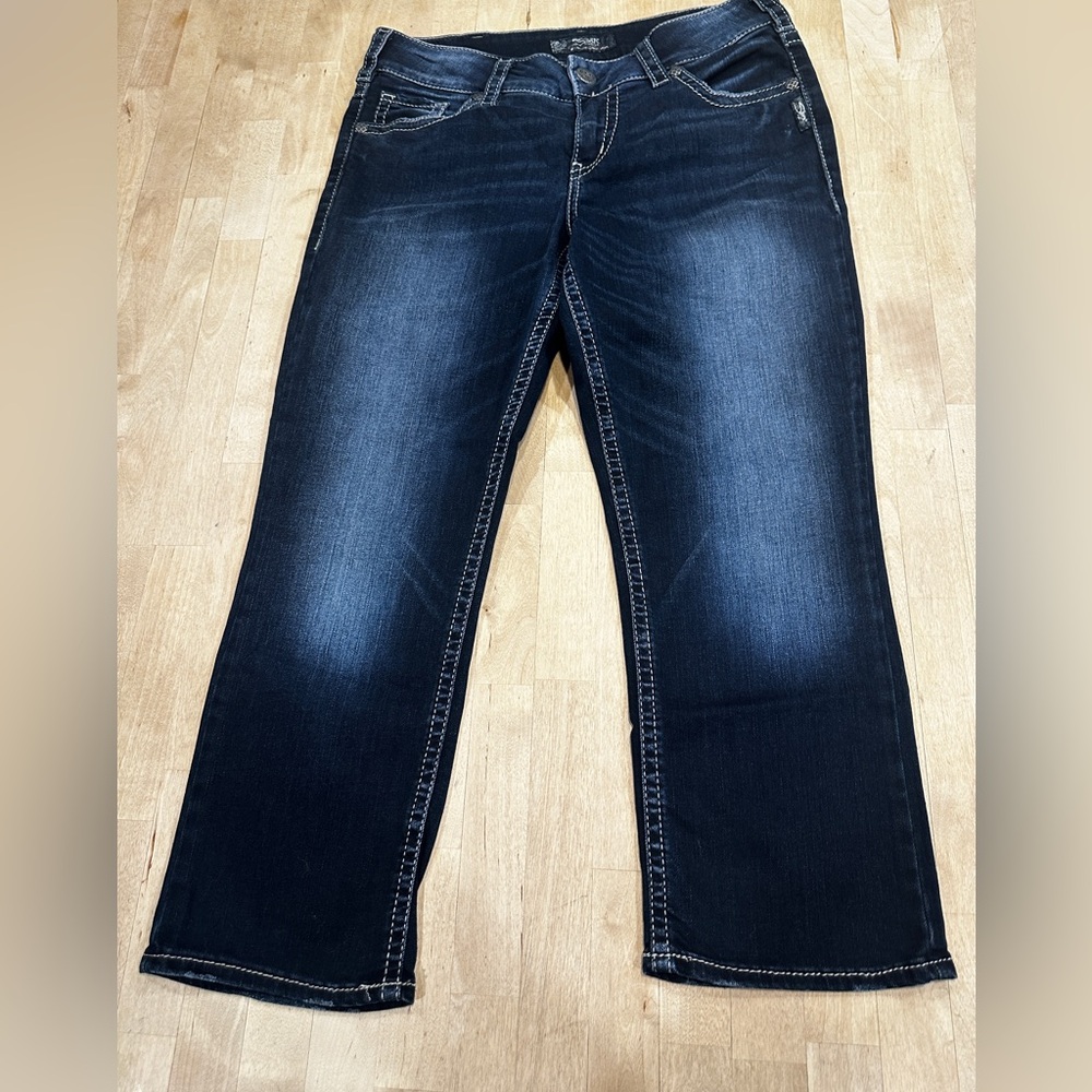 Silver Jeans Black Capris Pants